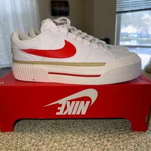 Nike women’s Court Legacy Lift Sneakers Size 9.5 new/box without lid!!